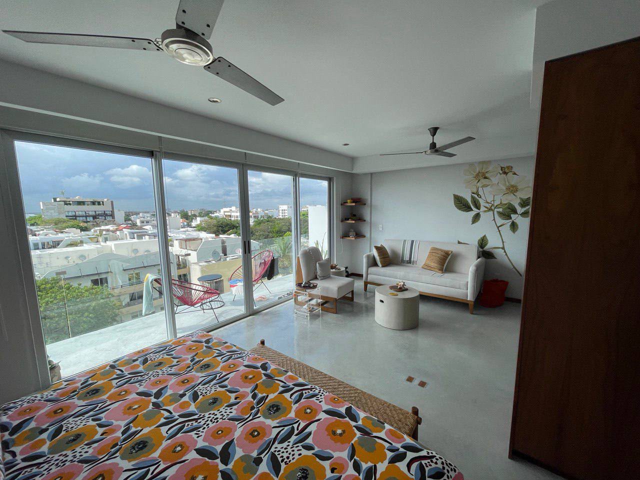 60429 Studio with Large Balcony Near 5th  - Condo